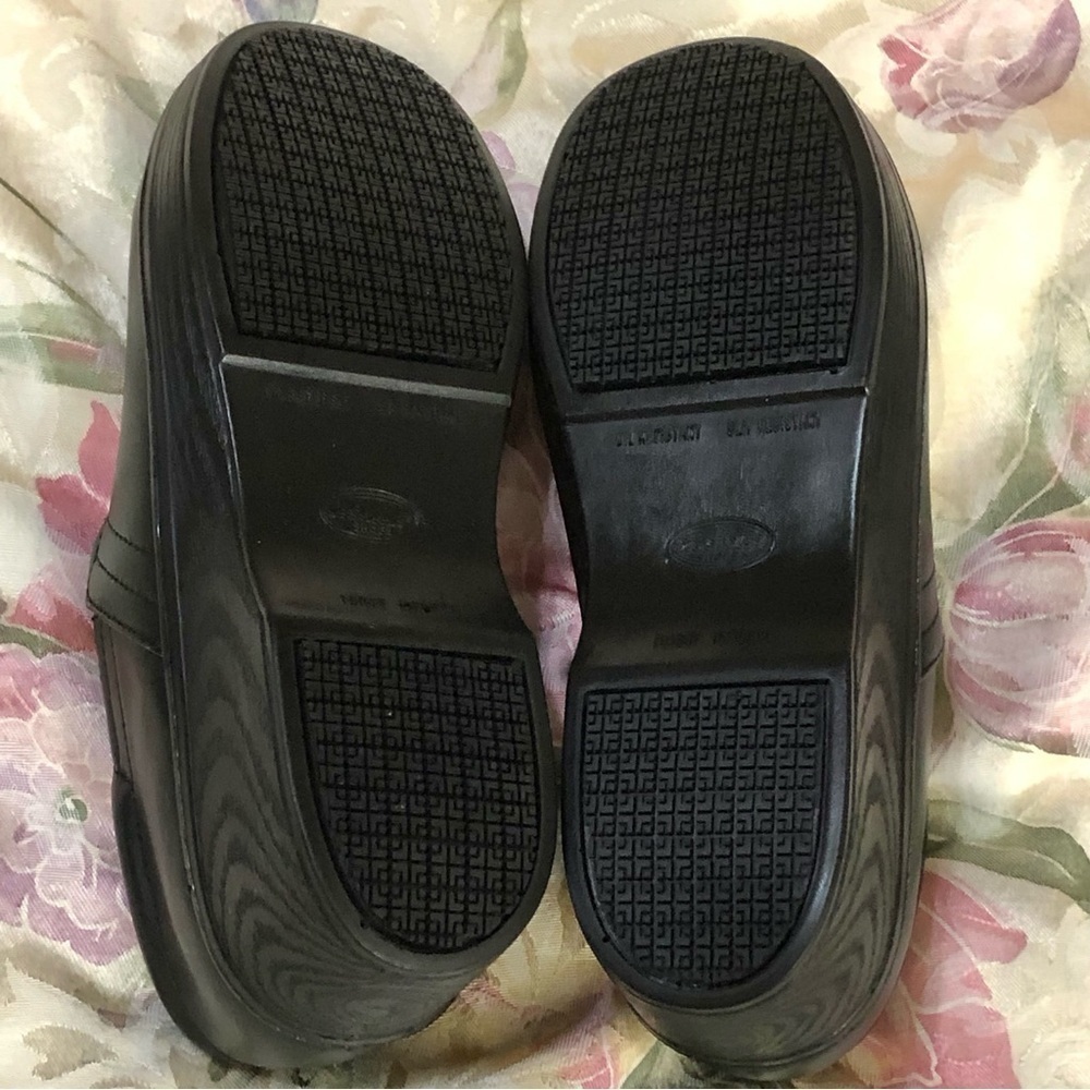 Dr. Scholl's Women’s Black Leather Dynamo Work Slip Resistant Clogs 8.5W - Picture 10 of 10